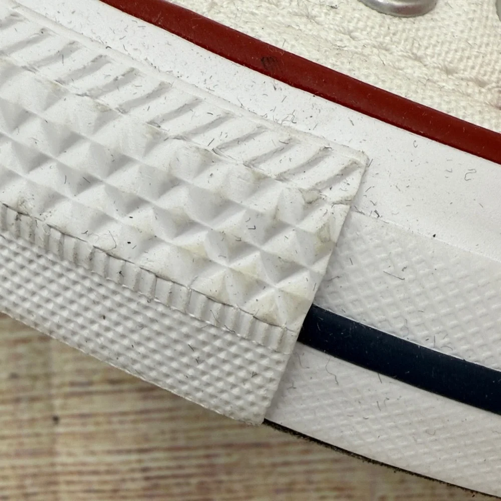 Converse White Sneakers with Red Accents - Picture 4 of 7